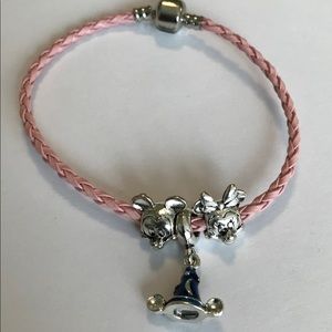 Disney Mickey and Mini w/sorcerer hat bracelet 🛍